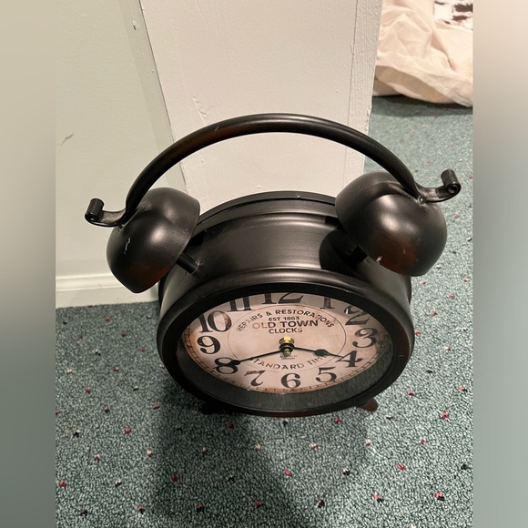 CLOCK - Picture 2 of 6